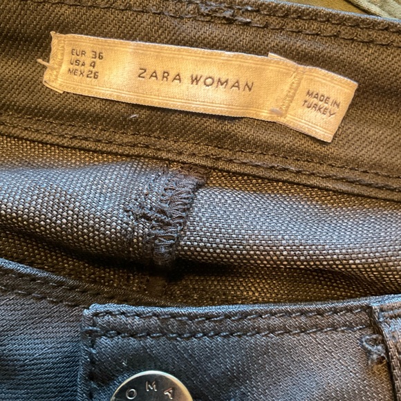 Zara Woman Zip Leg Mid Rise 5-Pocket Nylon Stretch Jeans Black leather look Sz 4 - Picture 6 of 10